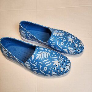 Native Men's sz 8 Verona Print Walking shoes Blue